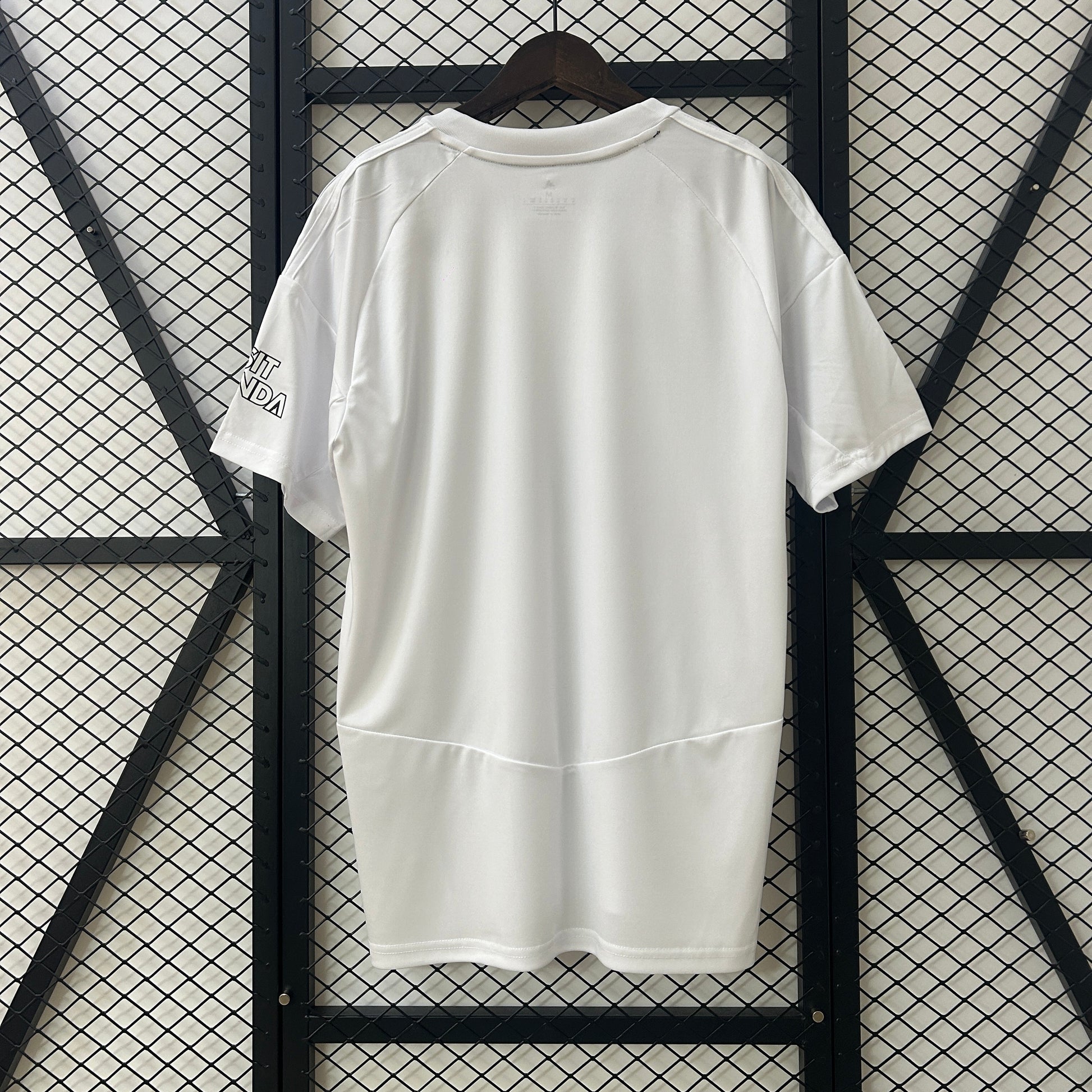 25-26 Arsenal Special Edition White detail