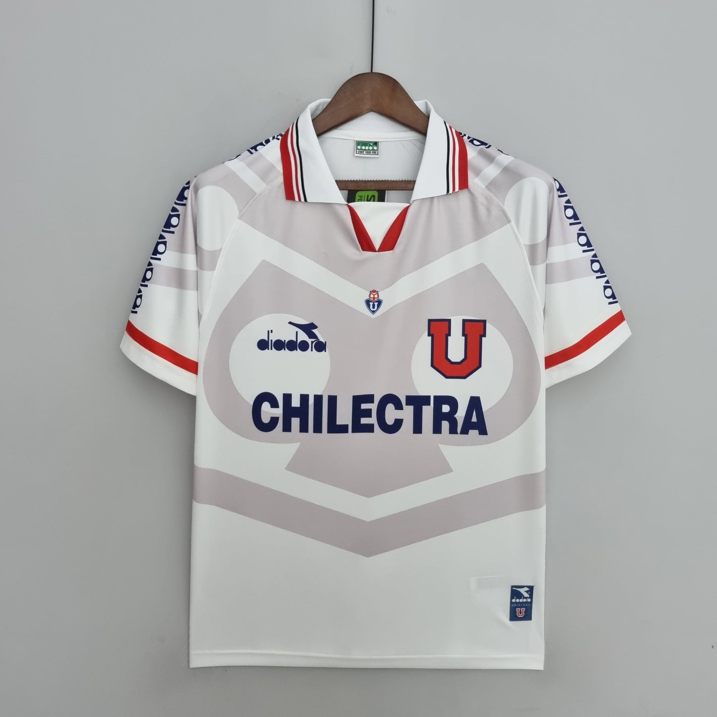 Retro Universidad de Chile1996 away detail