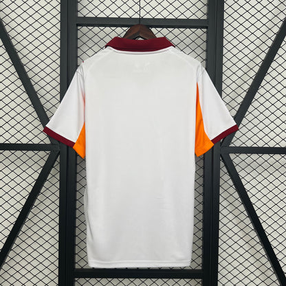 25-26 Galata Away detail