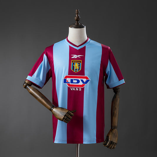 Aston Villa 99-00 Home Retro Jersey detail