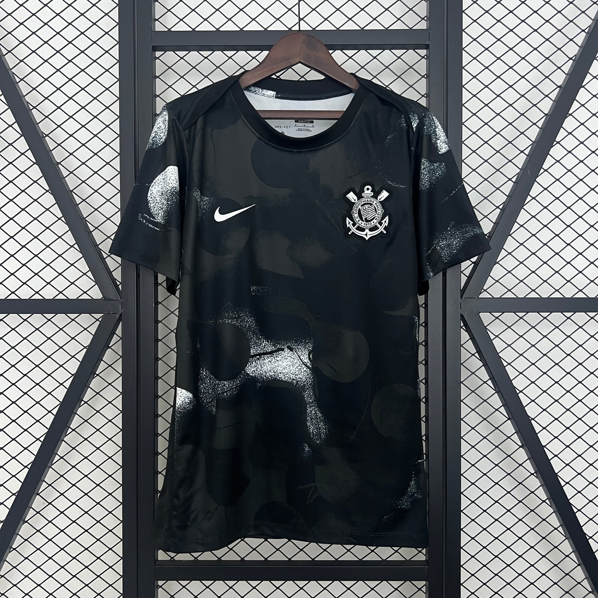 25-26 Corinthians training suit detail