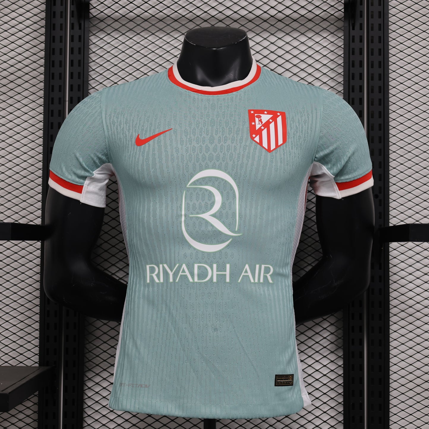 24-25 Players Atletico Madrid Away detail