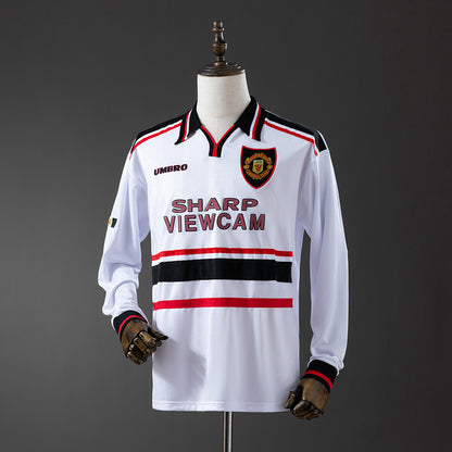 M-U 1998-99 Away Long Sleeve Retro Jersey detail