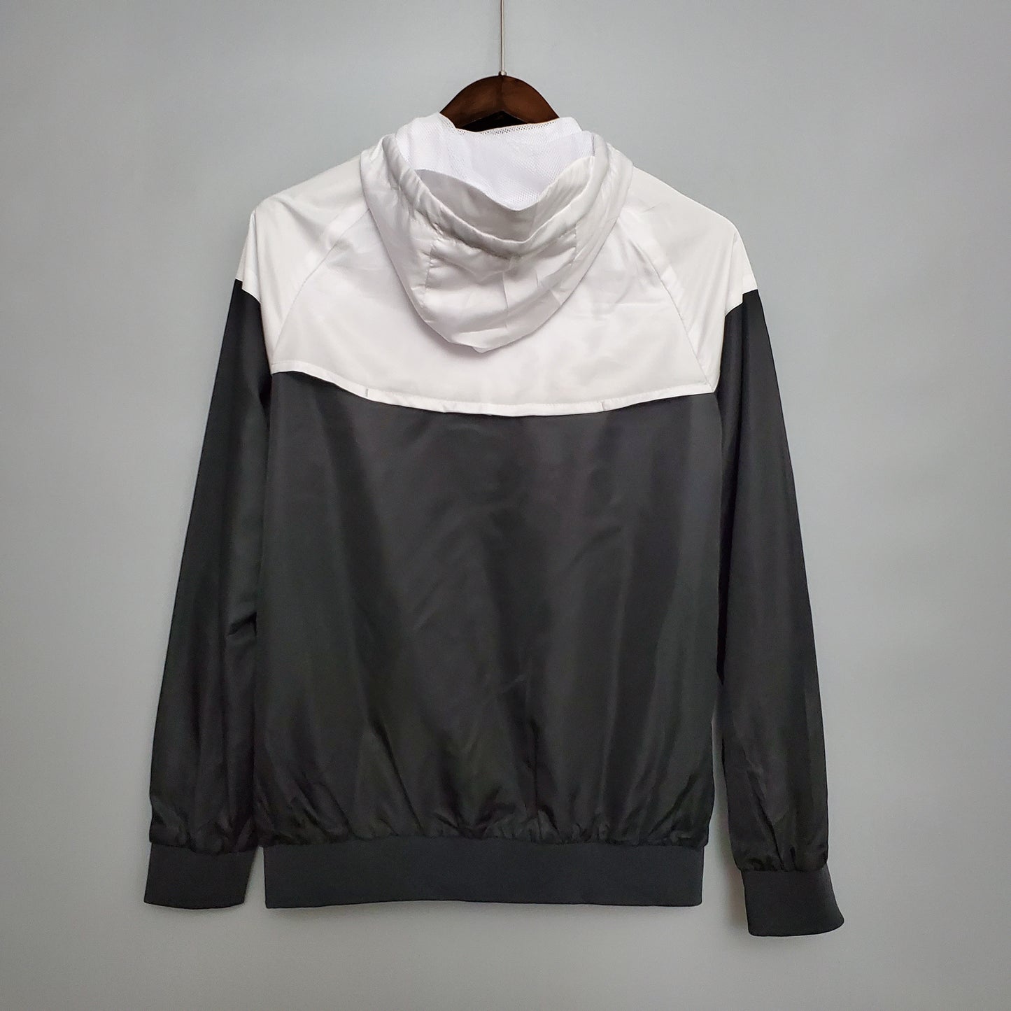 Windbreaker  Corinthians Black & White detail