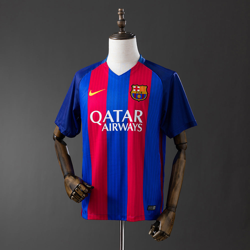 Retro Barcelona 16-17 home detail