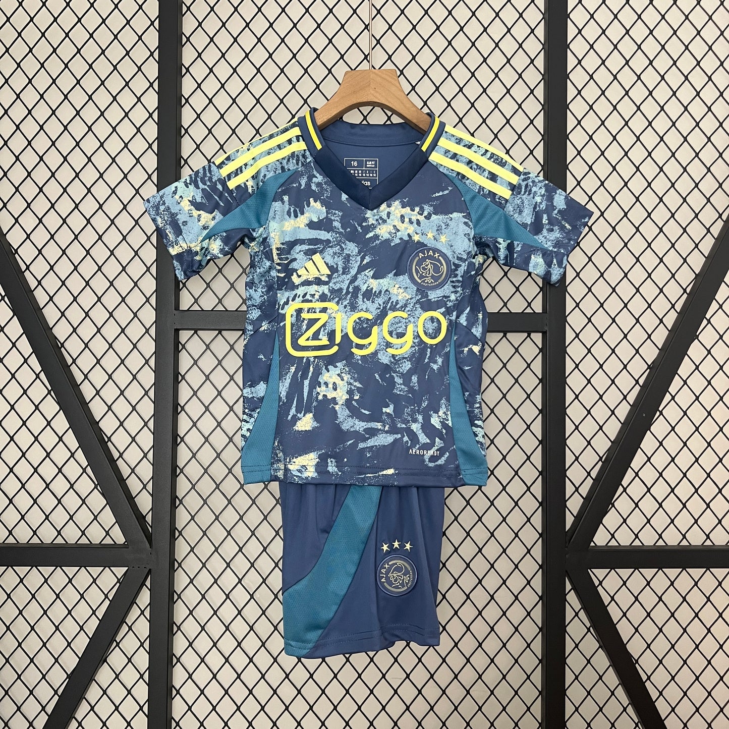 24-25 Kids Ajax away