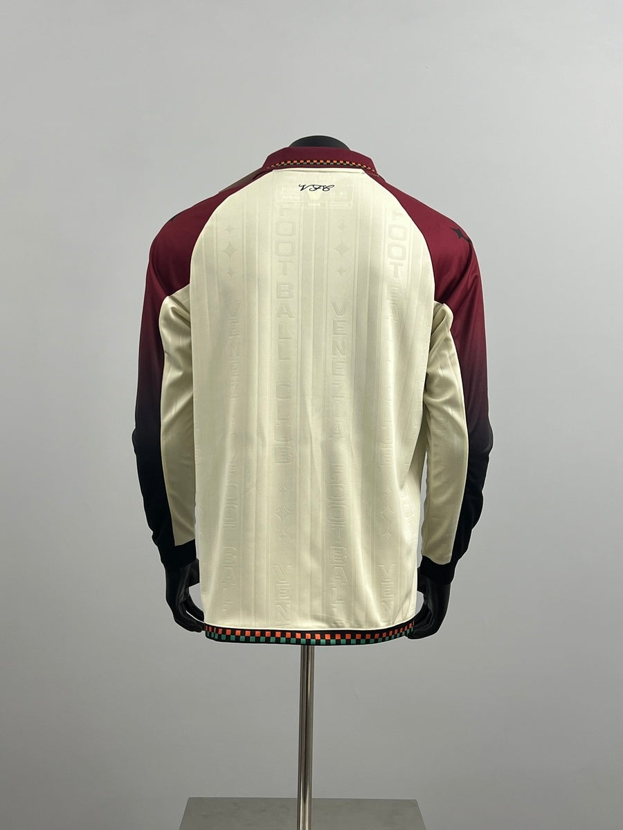 25-26 Long Sleeve Venice Away detail