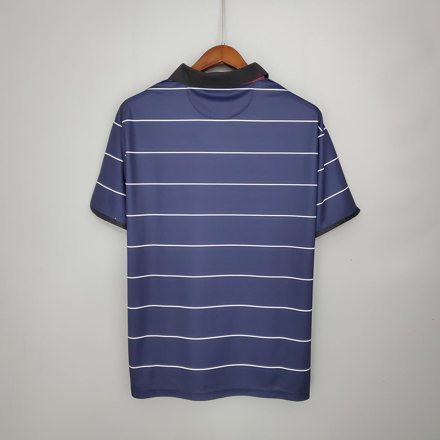 Retro M-U99-00 away