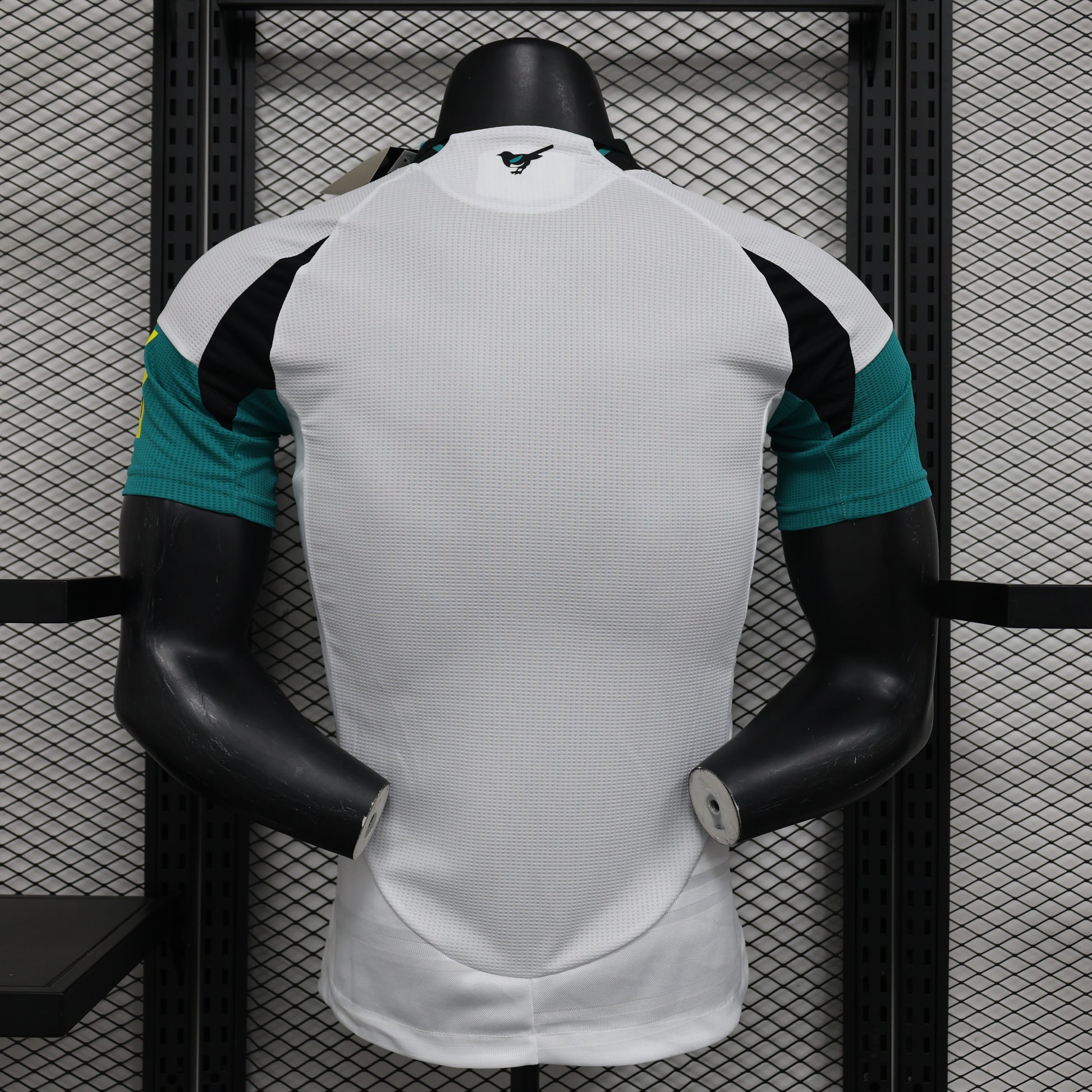 24-25 Player Newcastle United Third Away detail