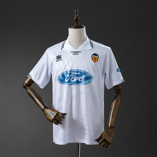 Retro Valencia 99-00 Home detail