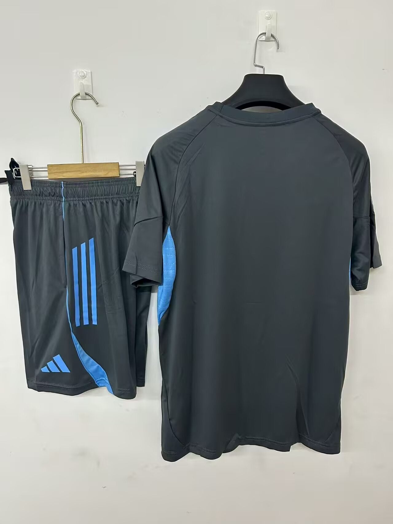 25-26 Newcastle United training jersey grey