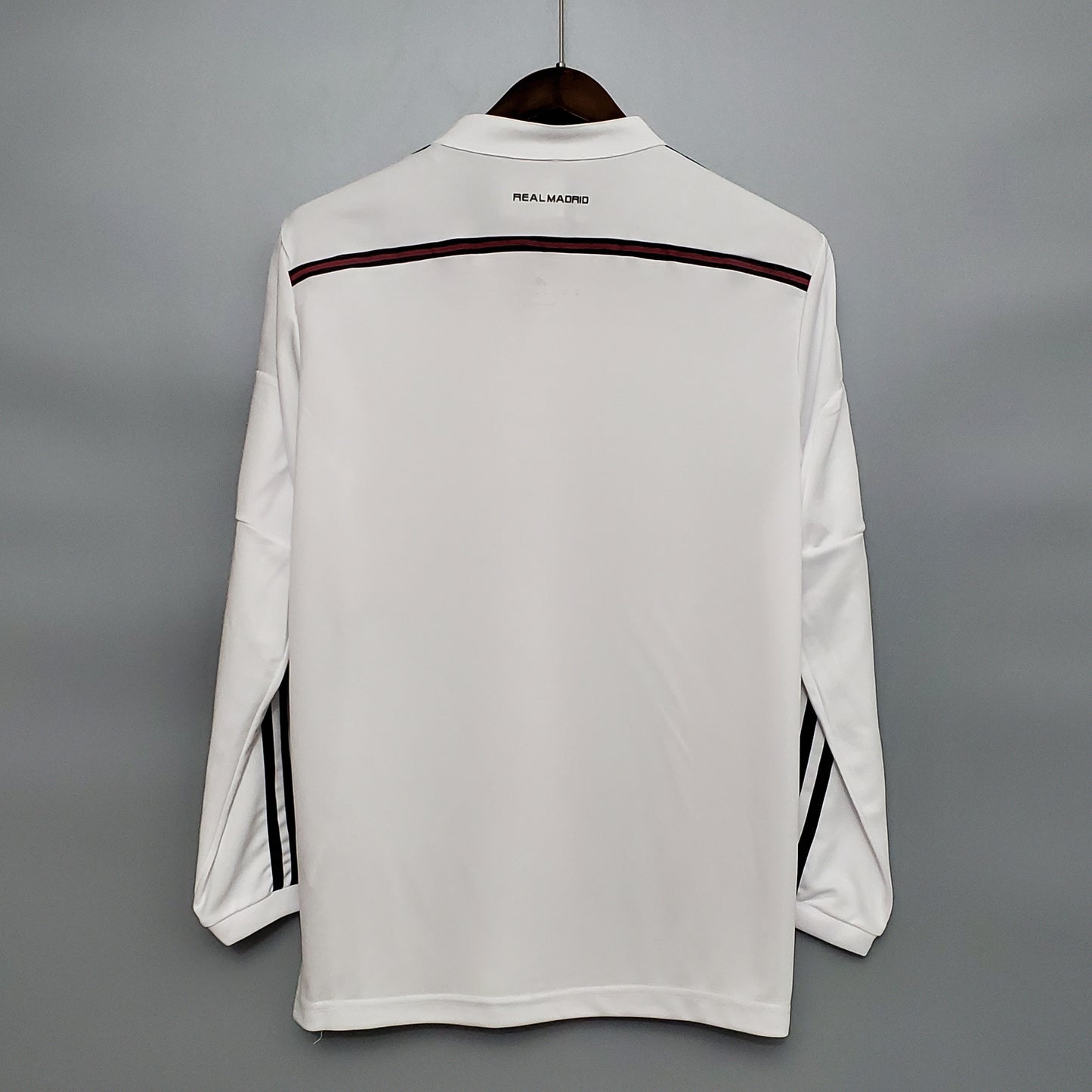 Retro Long Sleeve Real Madrid 14-15 home detail