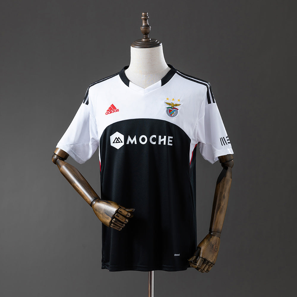 Retro Benfica 13-14 away detail