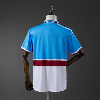 Aston Villa 97-98 Away Retro Jersey detail