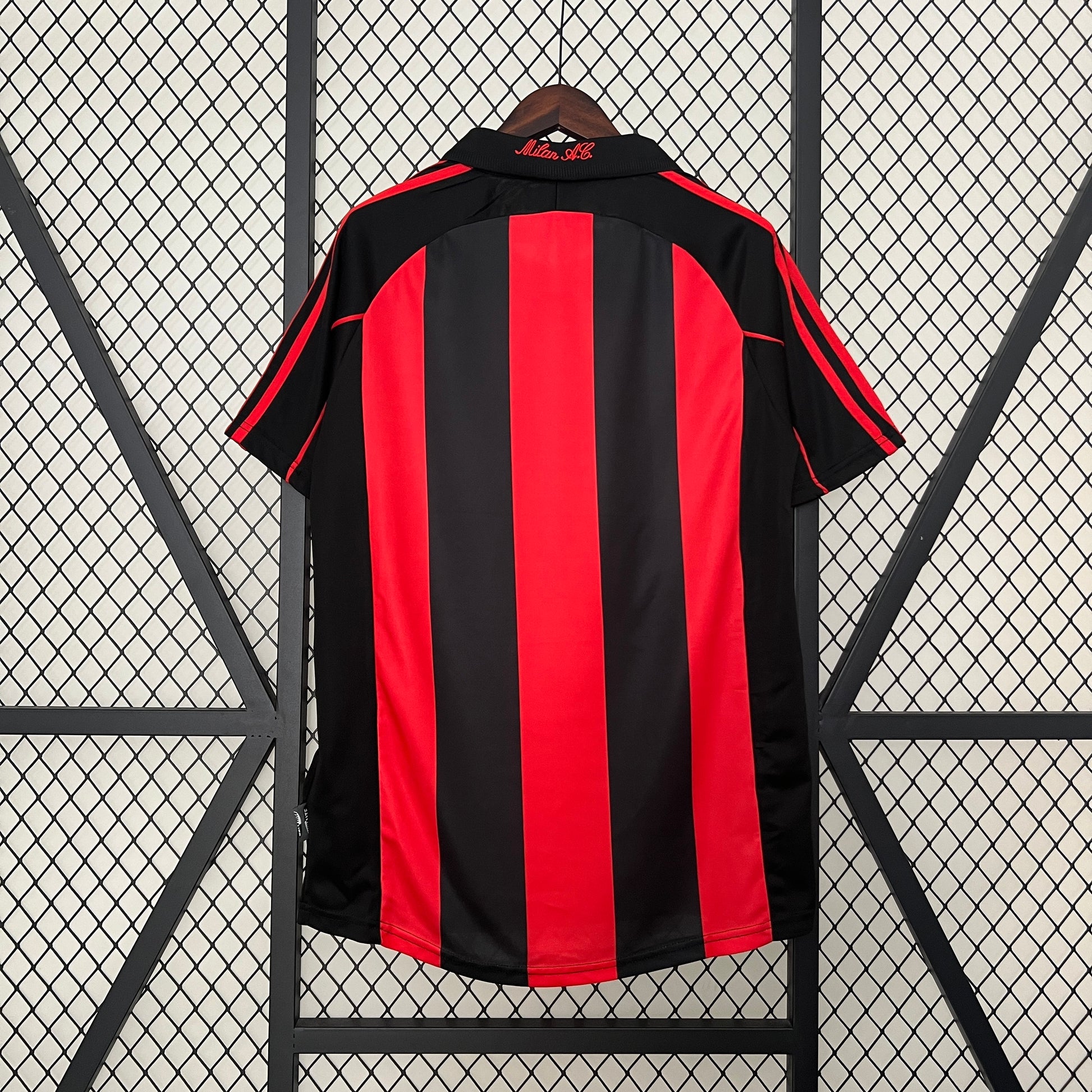 Retro AC Milan 01-02 Home detail