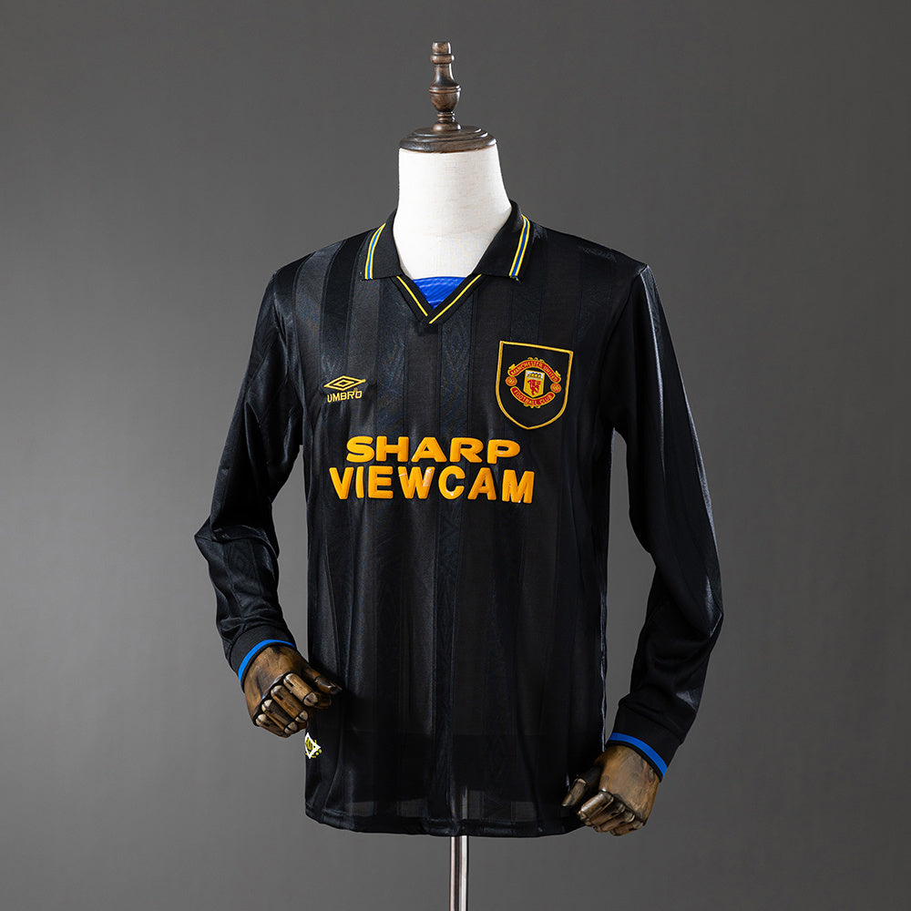 Retro long sleeve M-U 93-95 away detail