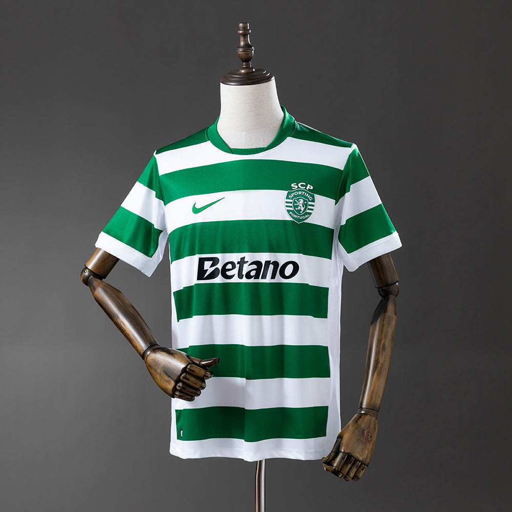 25-26 woman Sporting Lisbon home