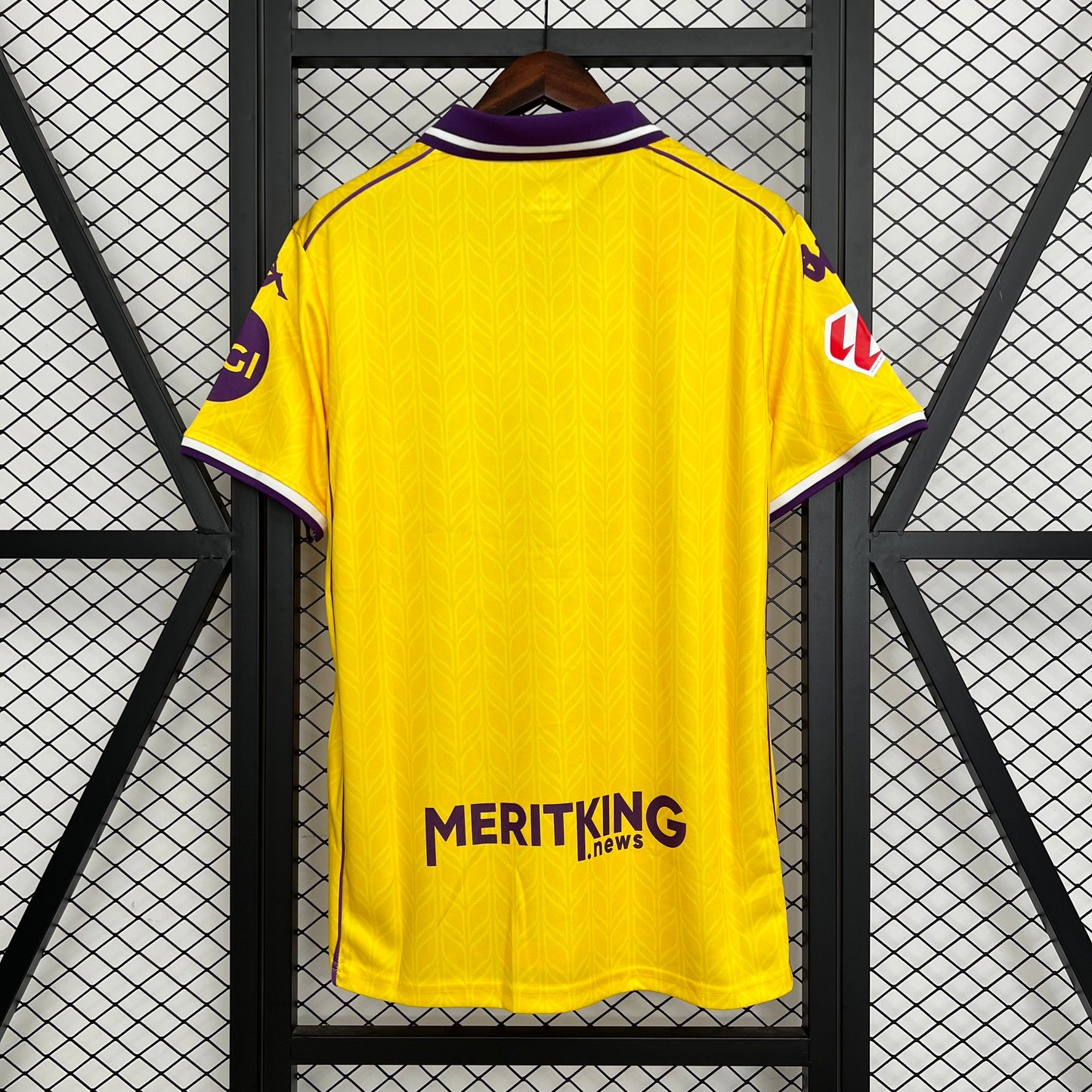 25-26 Valladolid third away detail