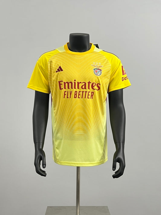 25-26 Benfica Goalkeeper Yellow detail