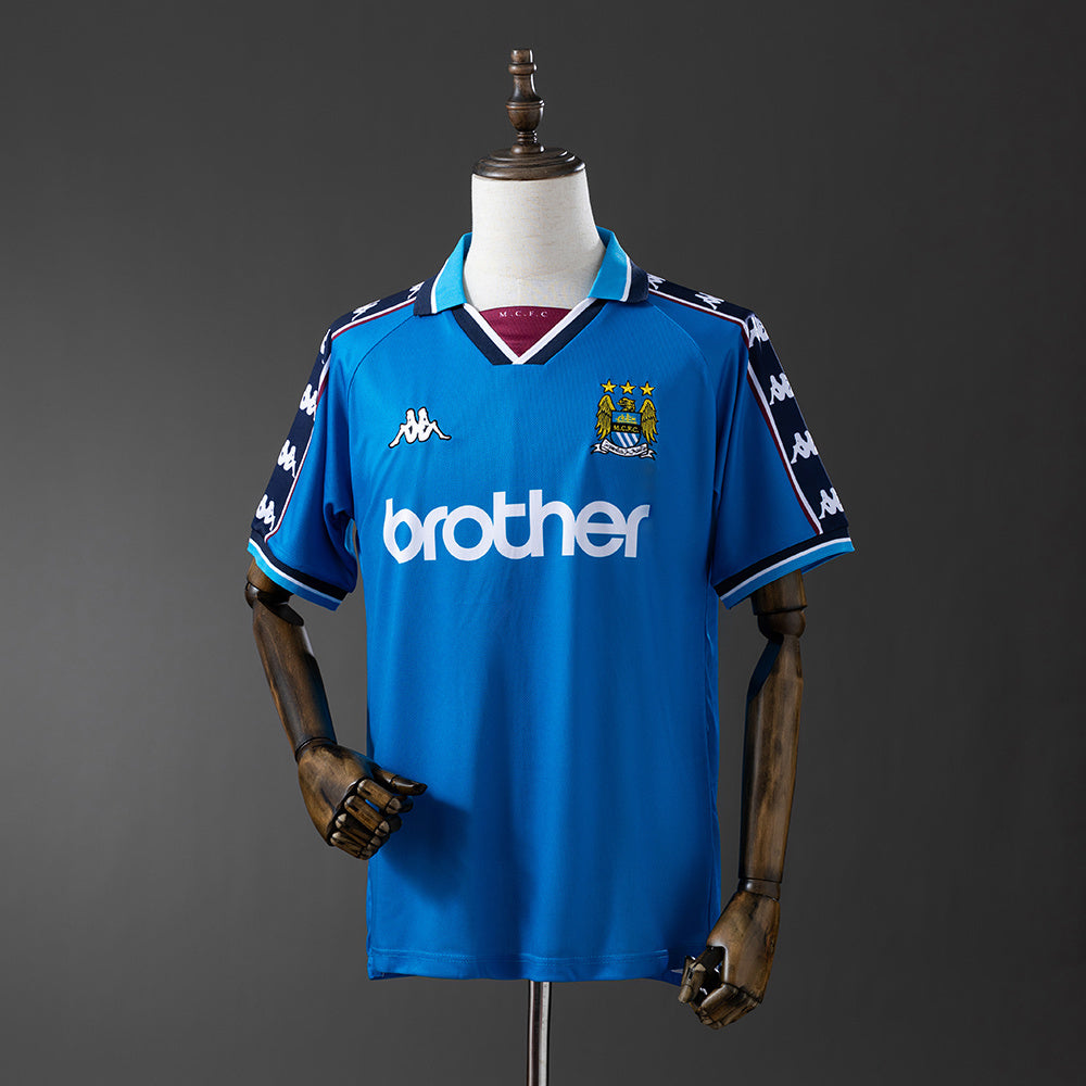 Retro Manchester City 97-99 home detail