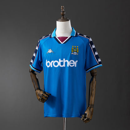 Retro Manchester City 97-99 home detail