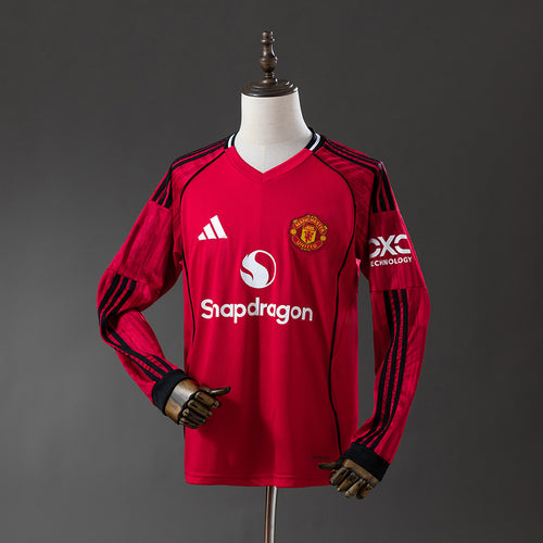 M-U  25-26 Home Long Sleeve Jersey detail