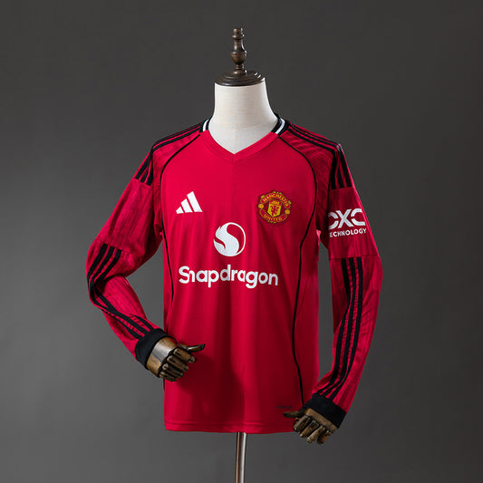 M-U  25-26 Home Long Sleeve Jersey detail