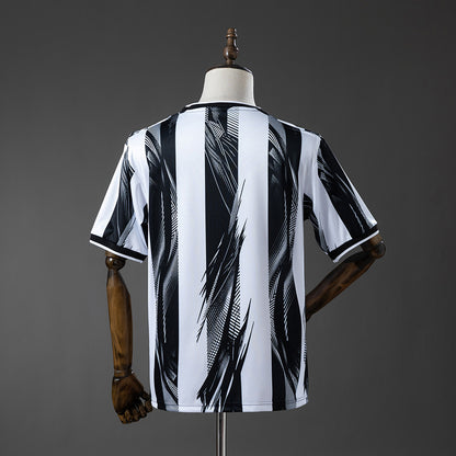 Newcastle United 26-27 Home Jersey detail