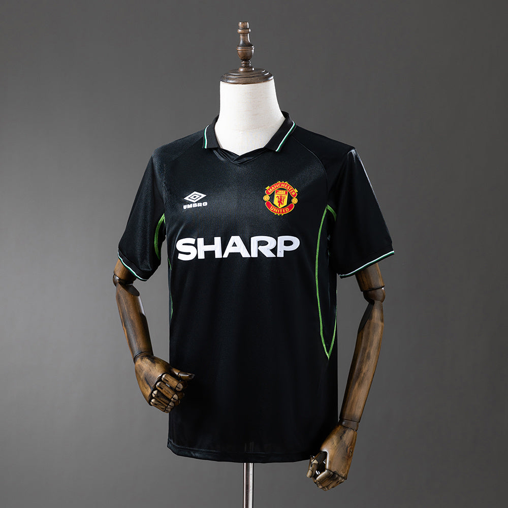 Retro 1988 M-U away detail