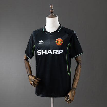 Retro 1988 M-U away detail