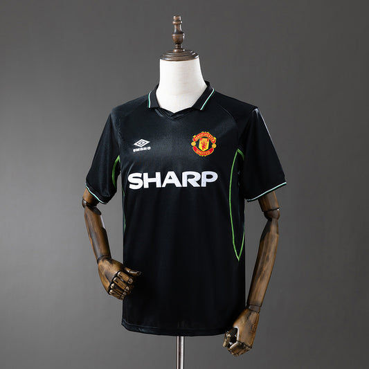 Retro 1988 M-U away detail