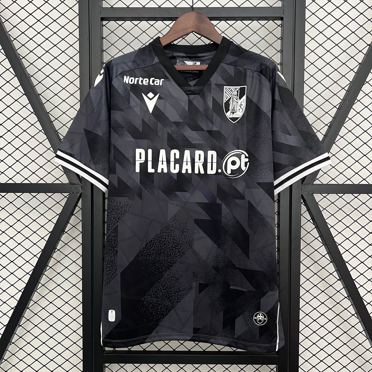 25-26 Guimarães away