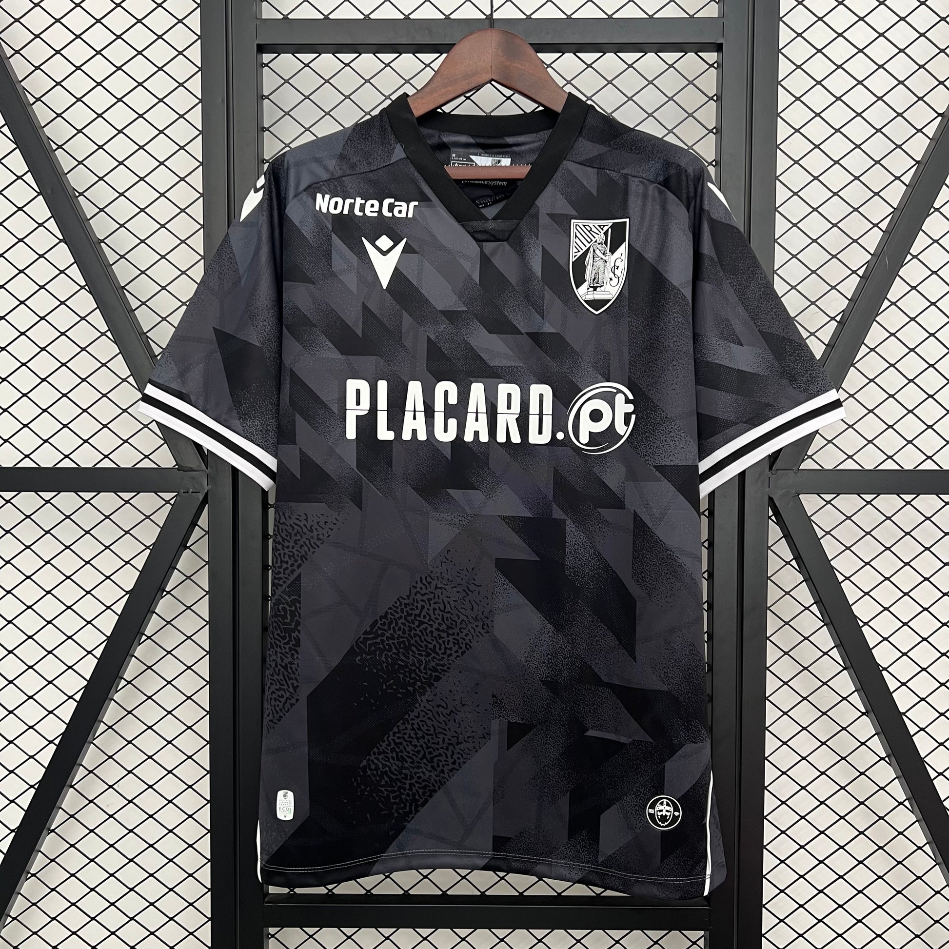 25-26 Guimarães away