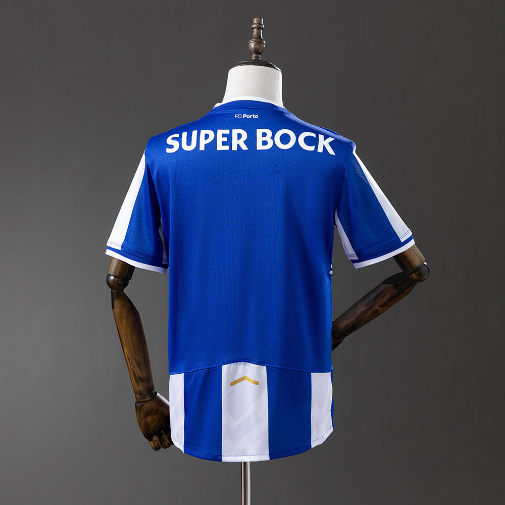 25-26 Porto home