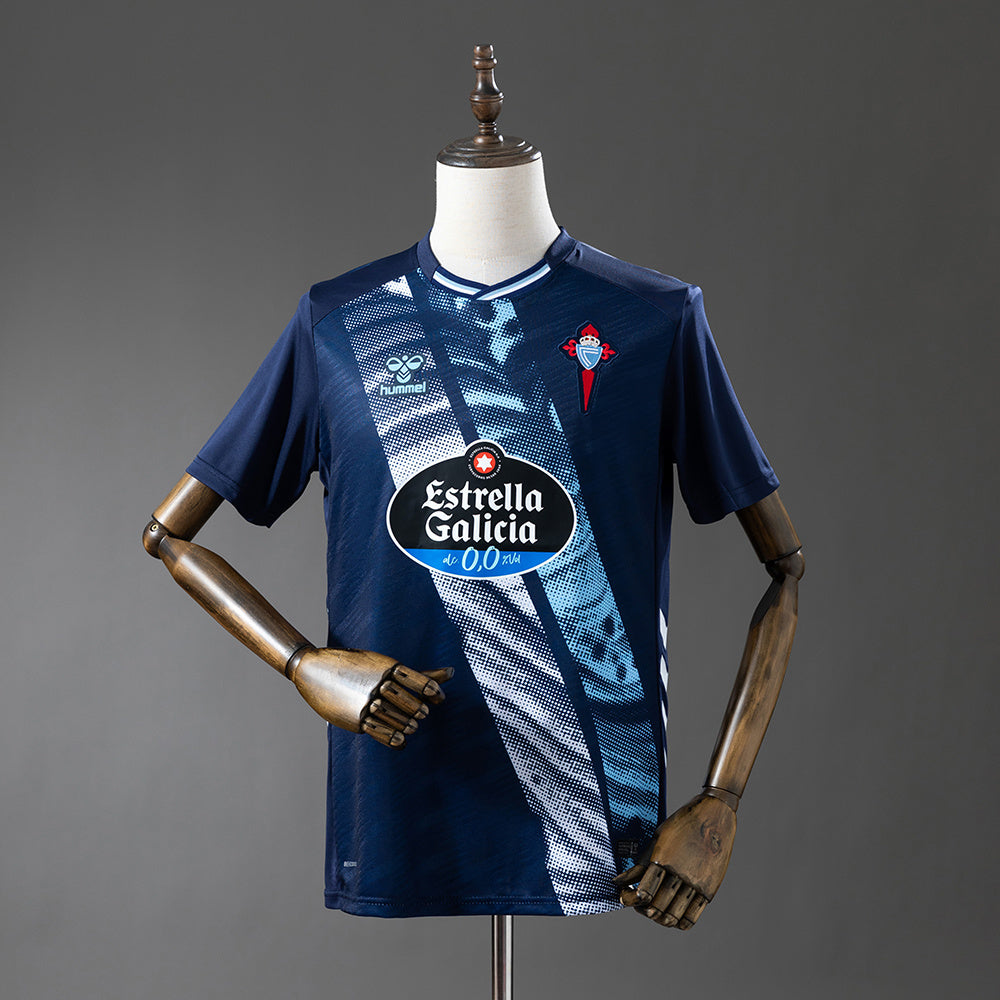 Celta de Vigo 25-26 away detail