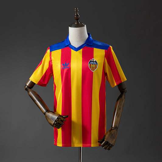 Retro Valencia 80-82 Home detail