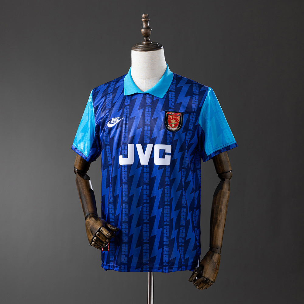 Retro 94-95 Arsenal away detail