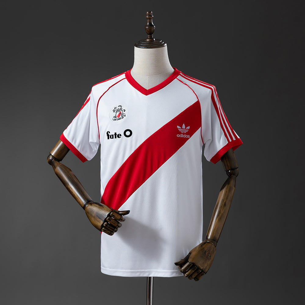 Retro 1986 River Plate home detail