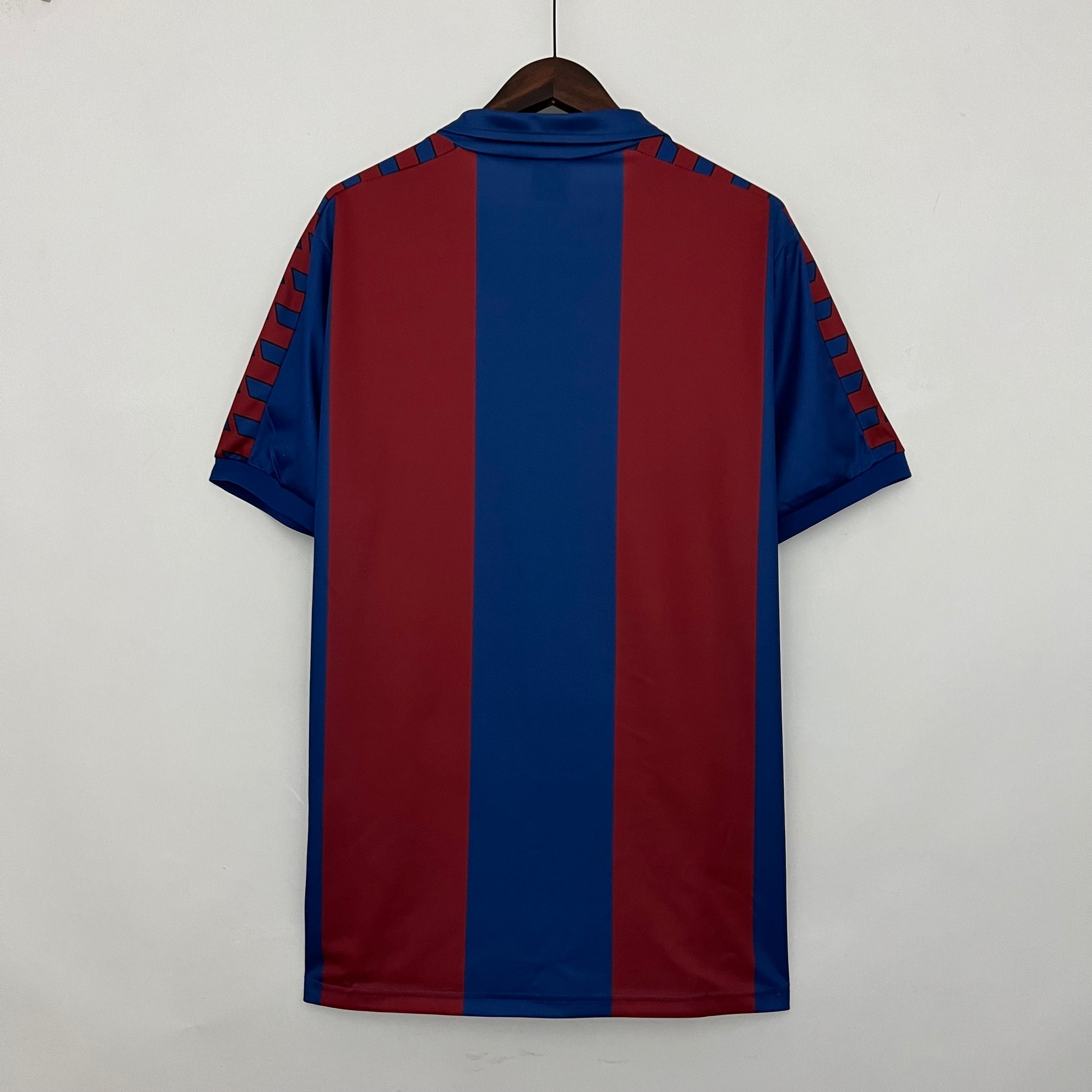 Retro Barcelona 80-82 Home detail