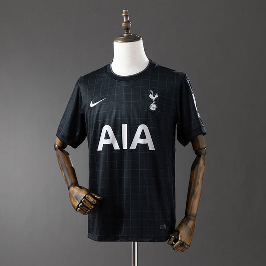 25-26 Tottenham away detail