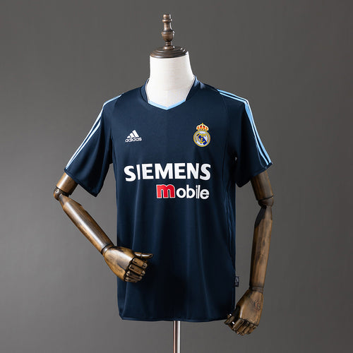 Retro Real Madrid 03-04 Away detail