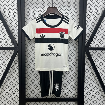 24-25 kids M-U third away