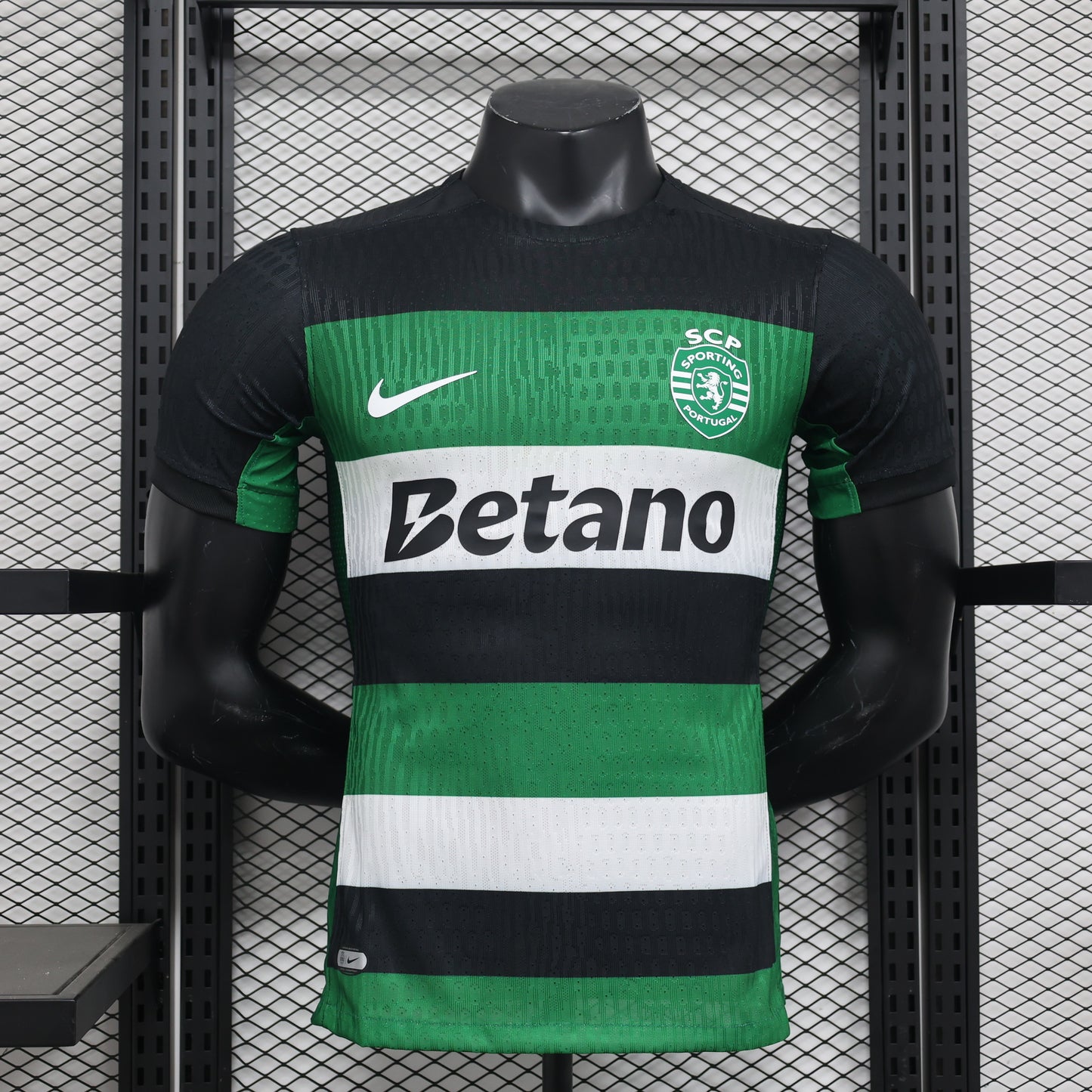 24-25 Player Sporting Lisbon Home detail