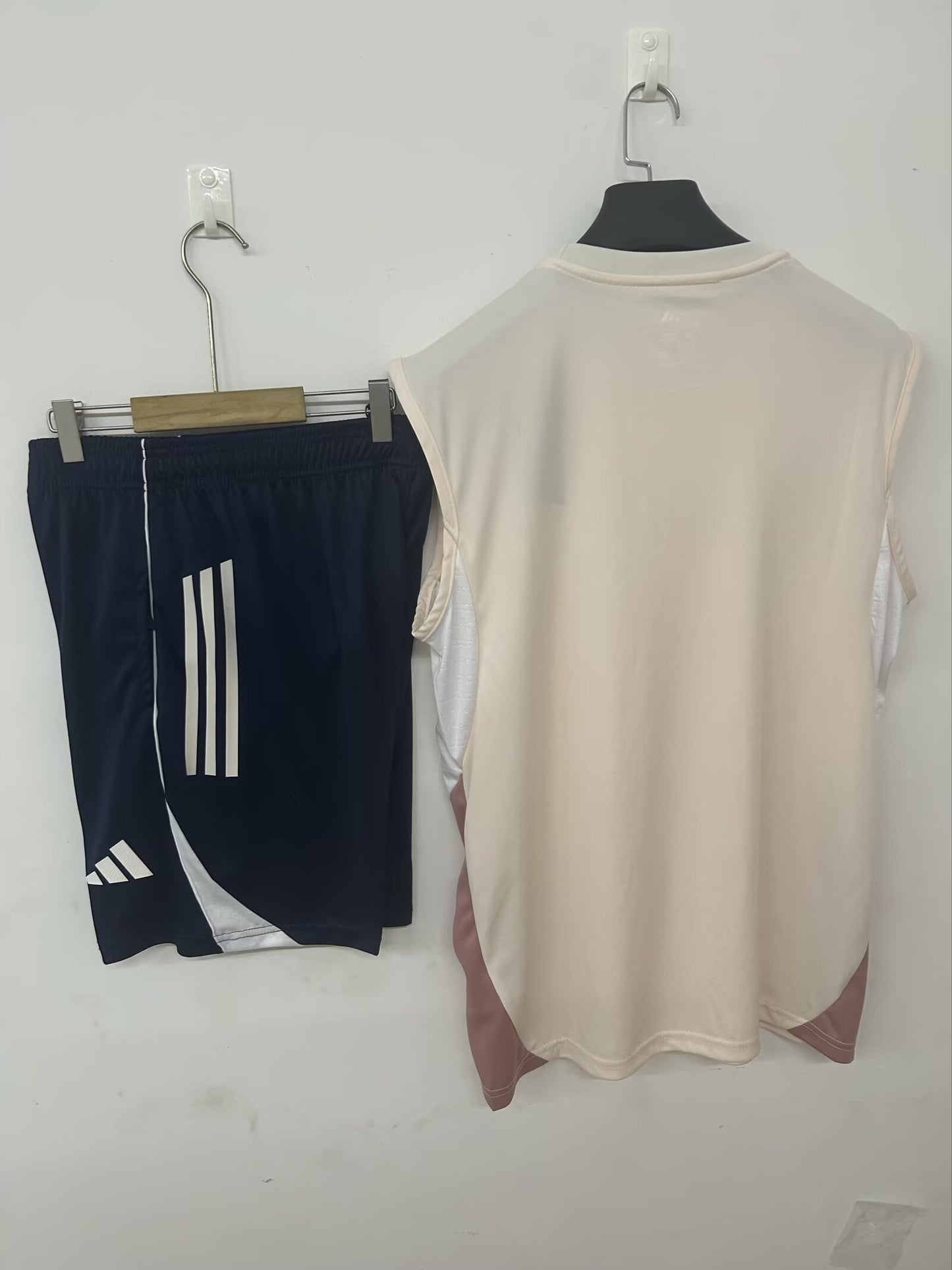 25-26 Aston Villa training suit pink detail