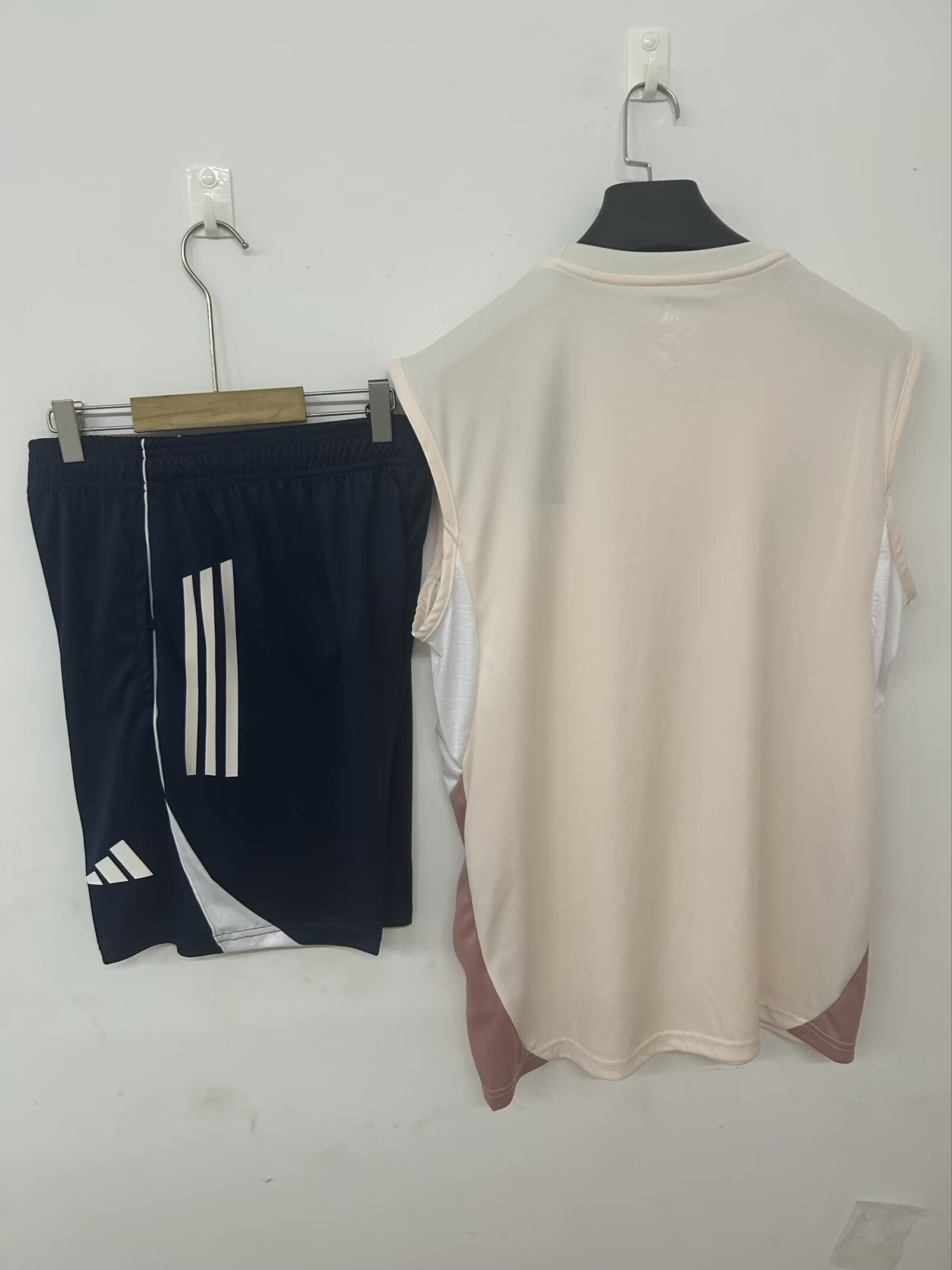 25-26 Aston Villa training suit pink detail