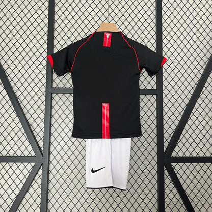 kids M-U 07-08 black detail
